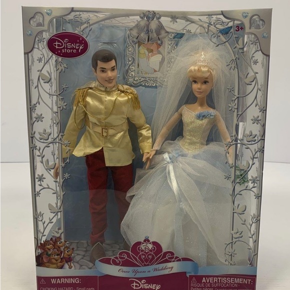 Disney Cinderella once upon a wedding doll set
